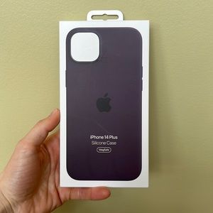 iPhone 14 Plus Silicone Case Elderberry